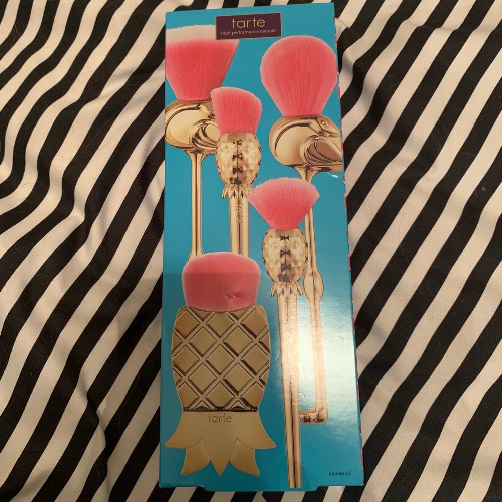 Tarte “Let’s Flamingle” brush set